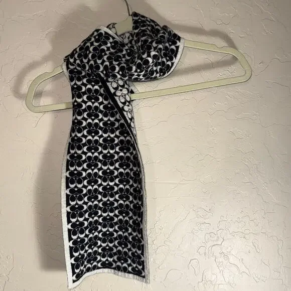 Coach monogram 100% merino wool scarf 45”x7” - Picture 3 of 5
